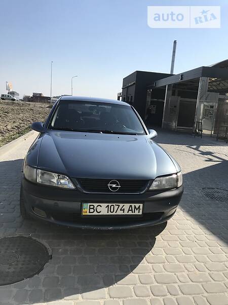 Седан Opel Vectra 1998 в  фото Седан Opel Vectra 1998 в