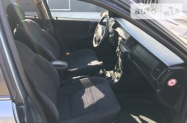 Седан Opel Vectra 1998 в  фото 12 Седан Opel Vectra 1998 в