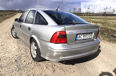 Хетчбек Opel Vectra 1999 в 