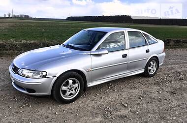 Хетчбек Opel Vectra 1999 в 