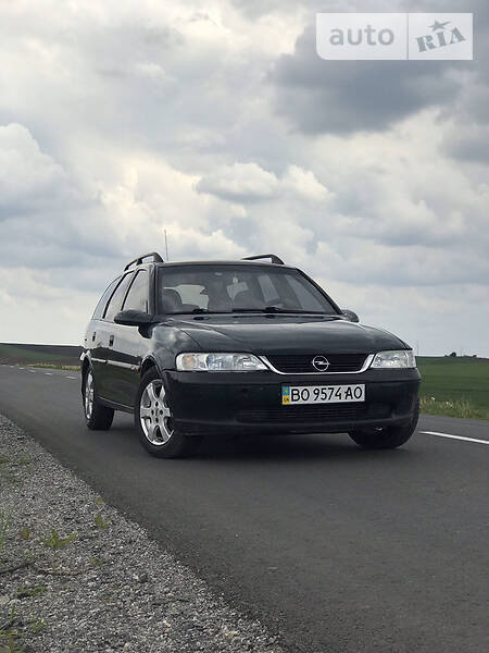 Універсал Opel Vectra 1998 в Івано-Франківську