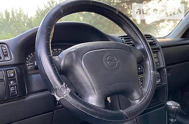 Хэтчбек Opel Vectra 1995 в Дрогобыче