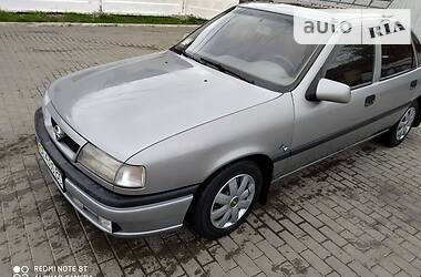 Седан Opel Vectra 1995 в Черновцах