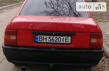Седан Opel Vectra 1990 в Измаиле