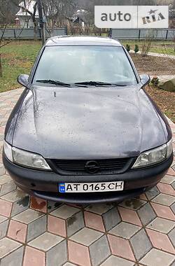 Седан Opel Vectra 1996 в Косове