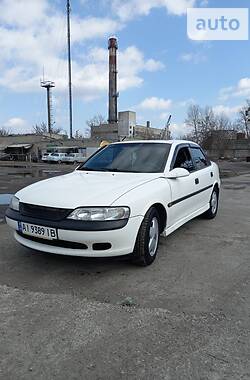 Седан Opel Vectra 1999 в Каневе