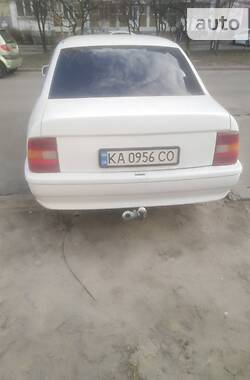 Седан Opel Vectra 1992 в Киеве