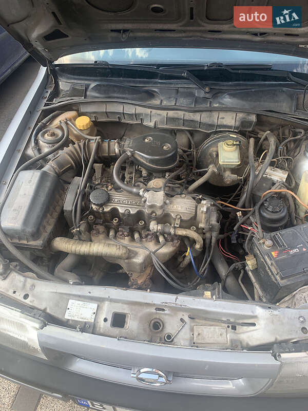 Седан Opel Vectra 1994 в Полтаві