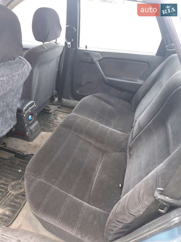 Седан Opel Vectra 1990 в Дніпрі
