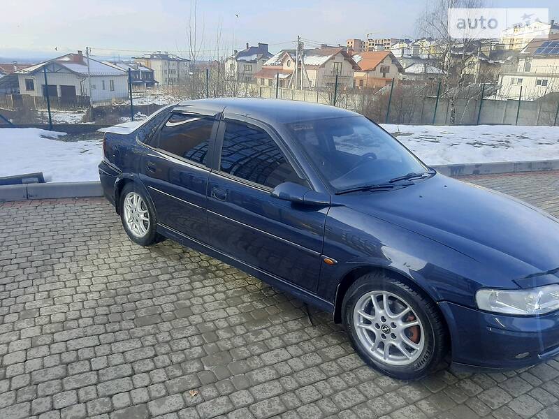 Седан Opel Vectra 2000 в Івано-Франківську