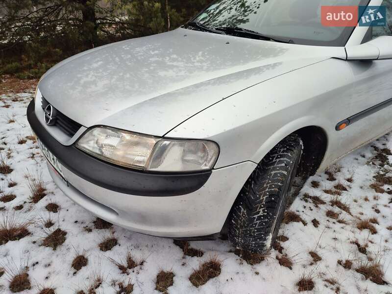 Универсал Opel Vectra 1998 в Любешове