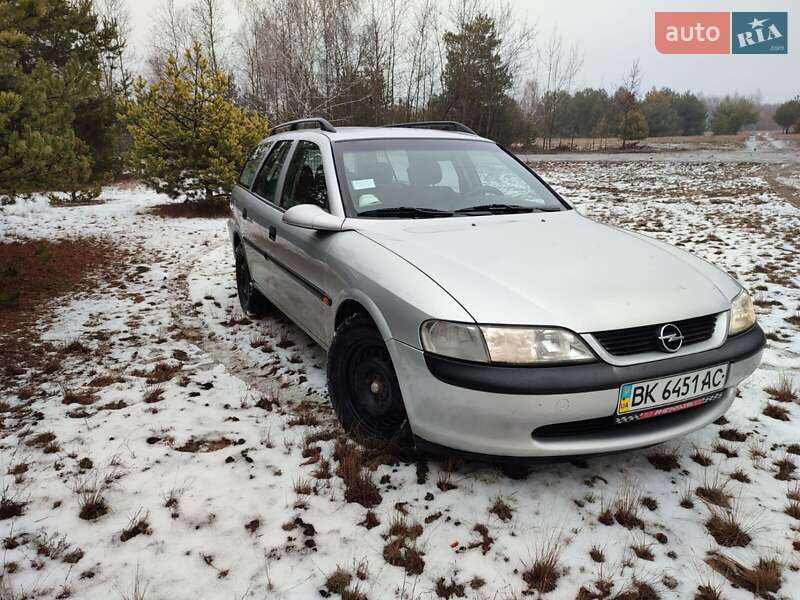 Универсал Opel Vectra 1998 в Любешове
