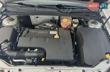 Седан Opel Vectra 2004 в 