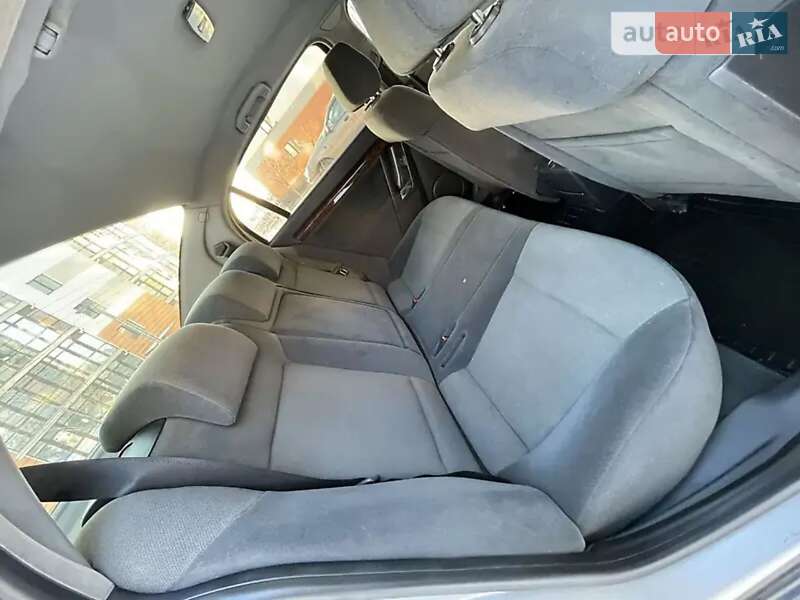 Седан Opel Vectra 2004 в Ивано-Франковске