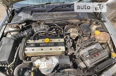 Хэтчбек Opel Vectra 2000 в 