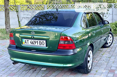 Седан Opel Vectra 1996 в Ивано-Франковске