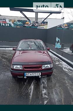 Седан Opel Vectra 1992 в Тисмениці