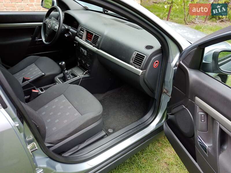 Універсал Opel Vectra 2008 в Рівному