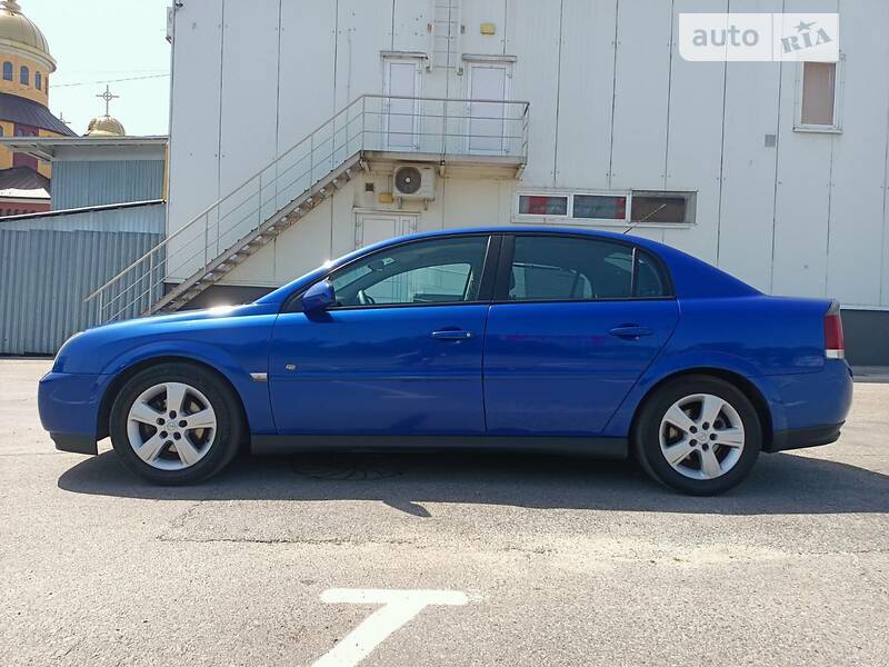 Седан Opel Vectra 2004 в Львові