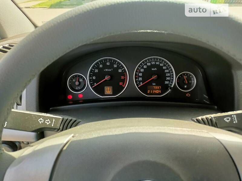 Седан Opel Vectra 2004 в Львові