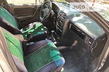 Хэтчбек Opel Vectra 1992 в Тарутине