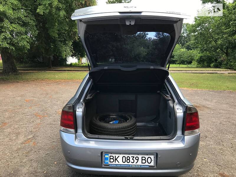 Хетчбек Opel Vectra 2008 в Дубні