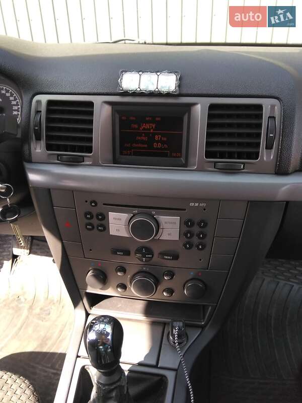 Седан Opel Vectra 2006 в Трускавці