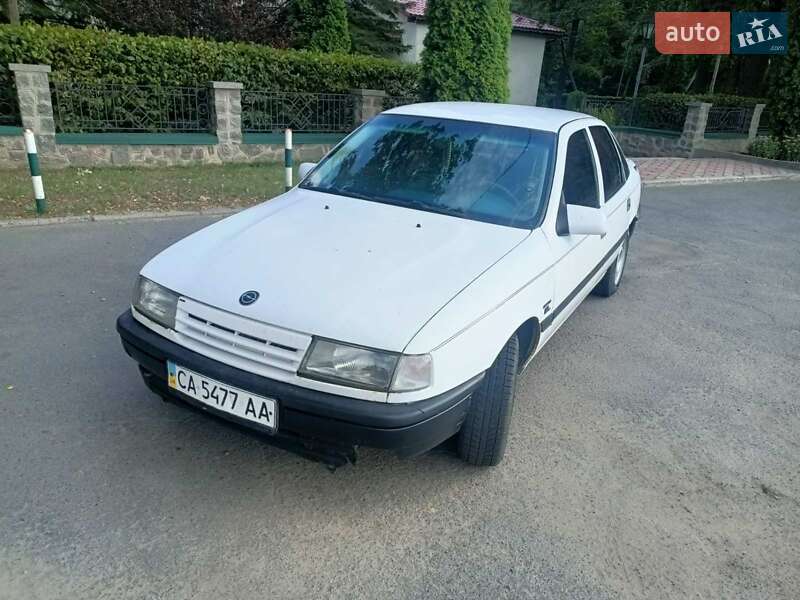 Седан Opel Vectra 1989 в Умані