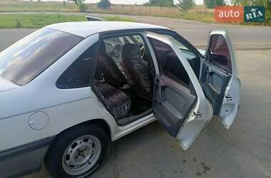 Седан Opel Vectra 1989 в Умани