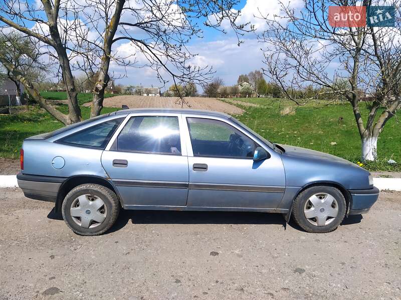 Седан Opel Vectra 1990 в Луцке