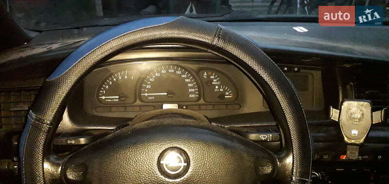 Седан Opel Vectra 1998 в Черкасах