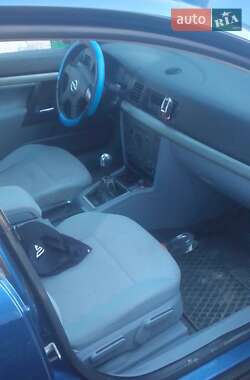 Седан Opel Vectra 2002 в Новій Ушиці