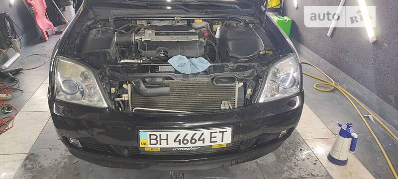 Седан Opel Vectra 2004 в Одесі