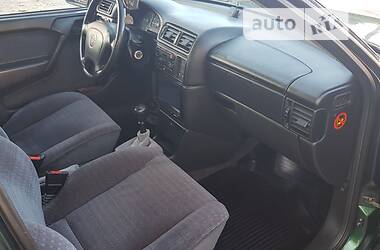 Седан Opel Vectra 1995 в Львове