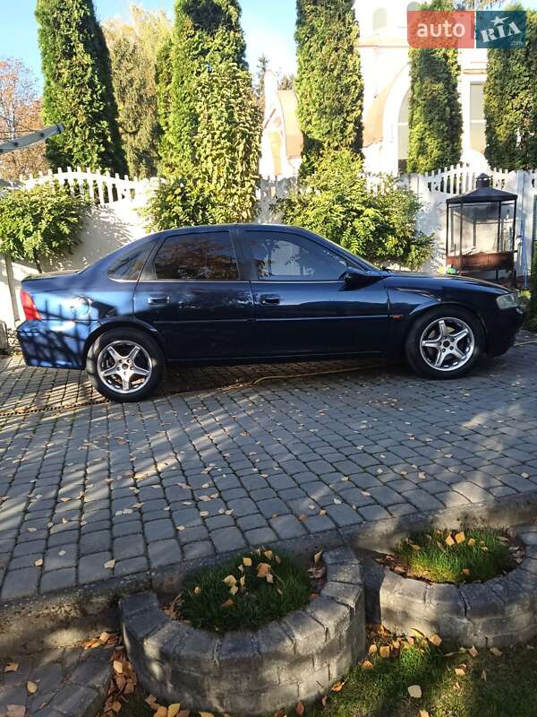 Седан Opel Vectra 1996 в Луцке