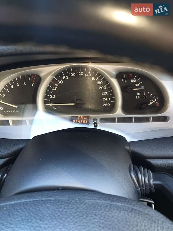 Седан Opel Vectra 1996 в Луцке