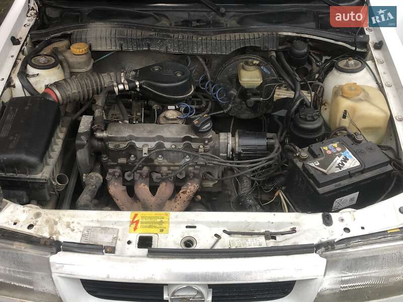 Седан Opel Vectra 1993 в Горішніх Плавнях