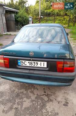 Седан Opel Vectra 1995 в Львове