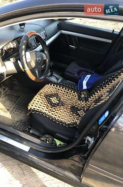 Лифтбек Opel Vectra 2004 в 