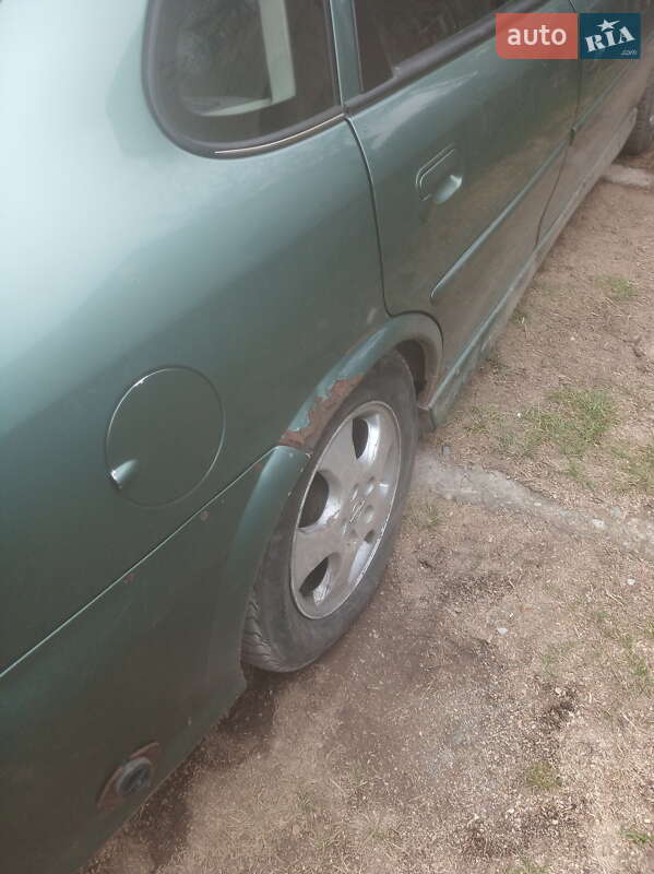 Седан Opel Vectra 1999 в Рахові