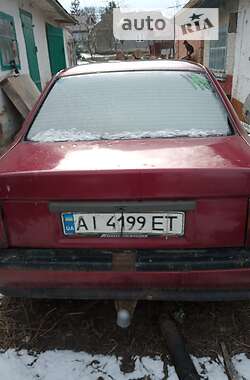 Седан Opel Vectra 1989 в Гайсине