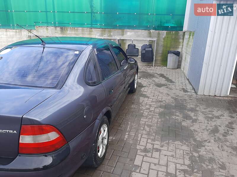 Седан Opel Vectra 1996 в Николаеве фото 9 Седан Opel Vectra 1996 в Николаеве