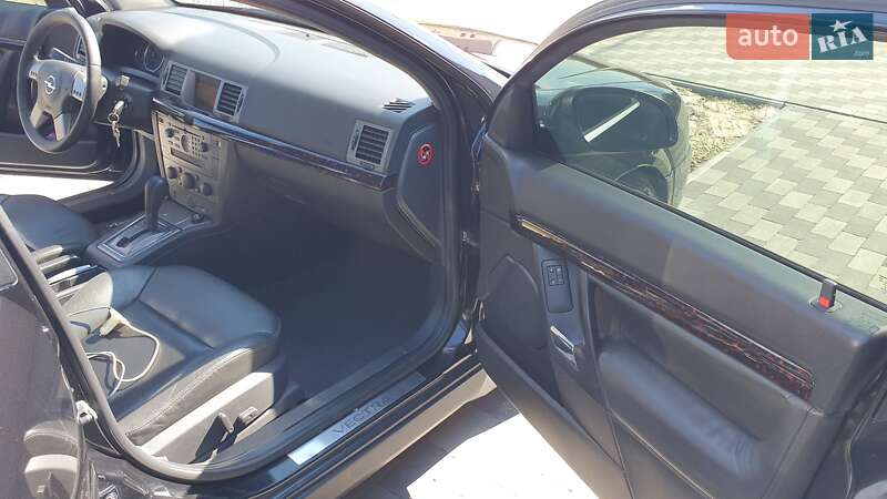 Седан Opel Vectra 2004 в Києві