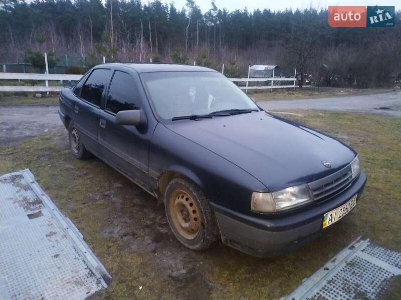 Седан Opel Vectra 1990 в Звягелі