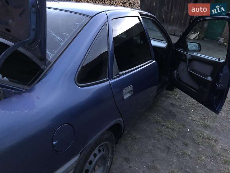 Седан Opel Vectra 1993 в Львові