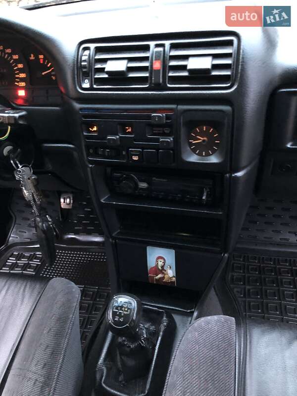 Седан Opel Vectra 1993 в Львові
