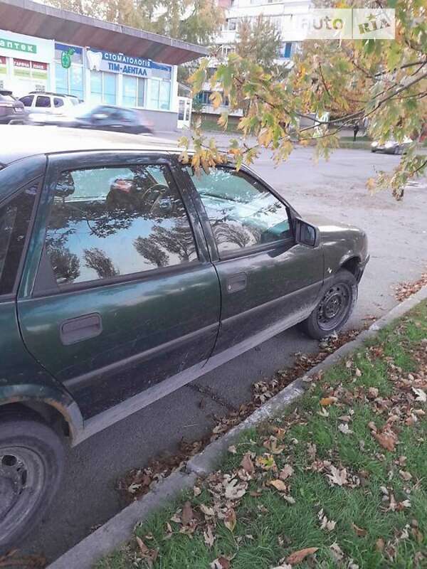 Седан Opel Vectra 1995 в Украинке