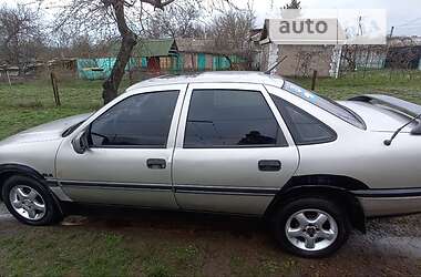 Седан Opel Vectra 1992 в Петровому