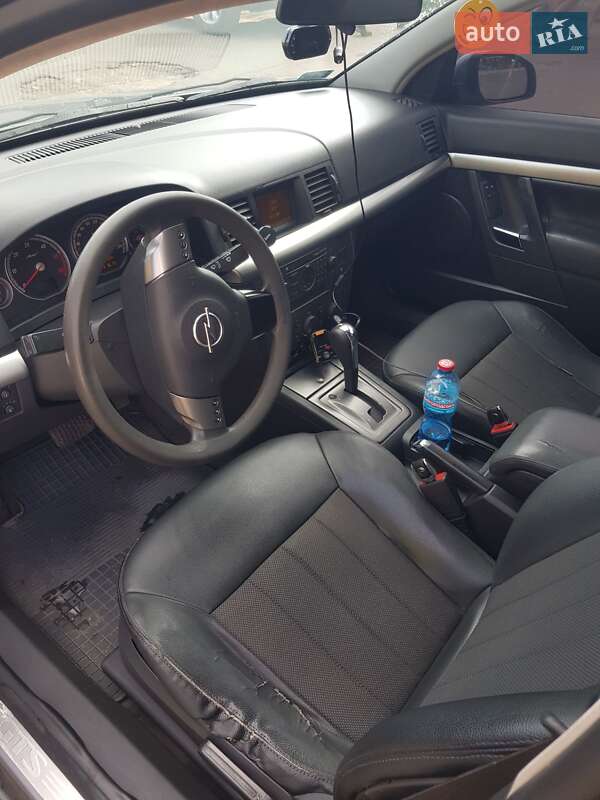 Лифтбек Opel Vectra 2002 в Конотопе