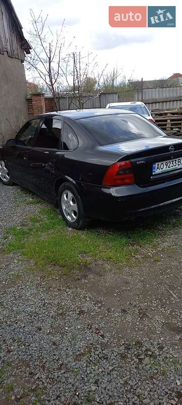 Седан Opel Vectra 2001 в Ужгороде